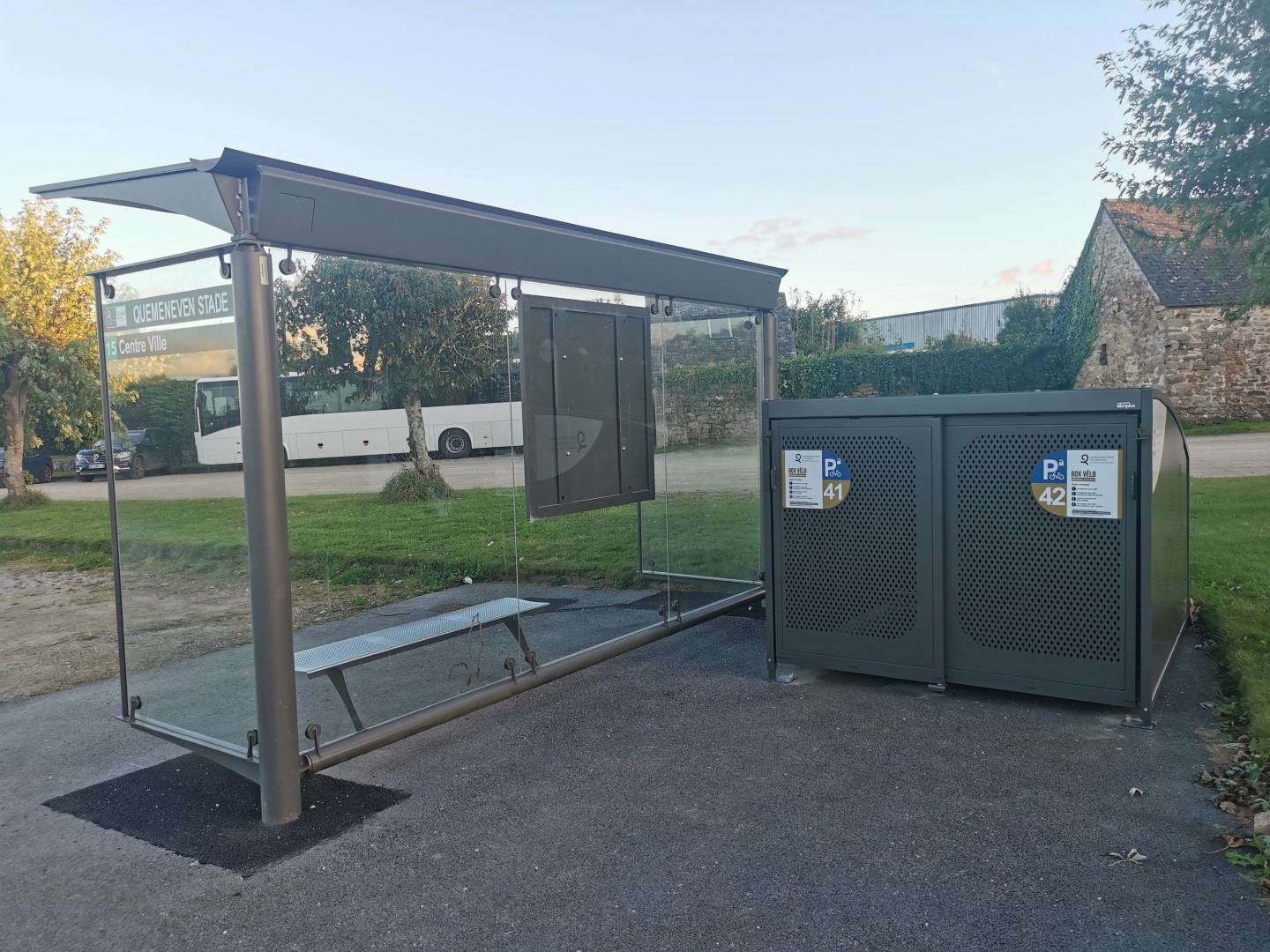 Abri-vélo sécurisés stade Quéménéven